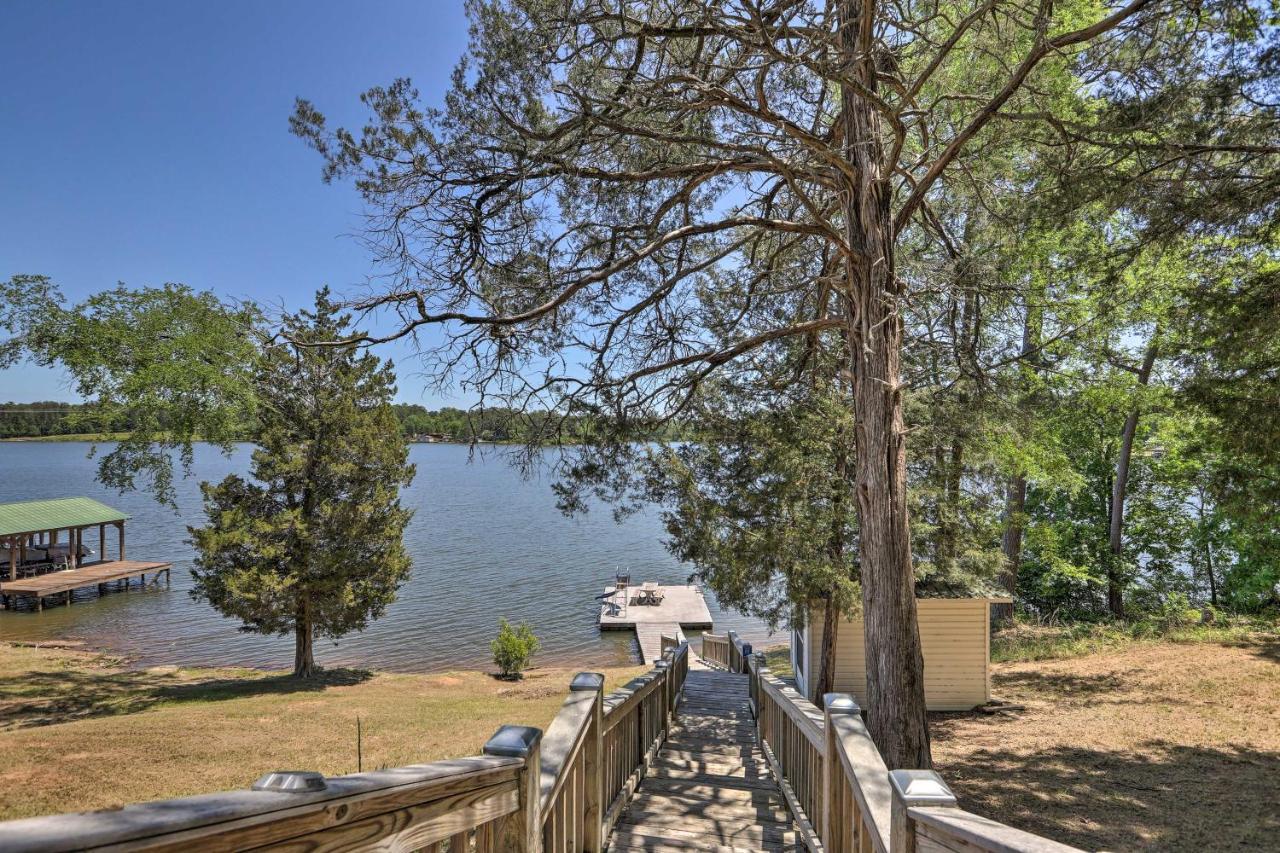 House With Dock And Slide Situated On Lake Sinclair! Sparta Exterior photo