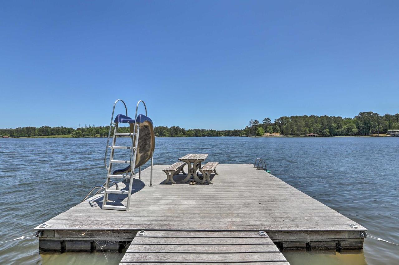 House With Dock And Slide Situated On Lake Sinclair! Sparta Exterior photo